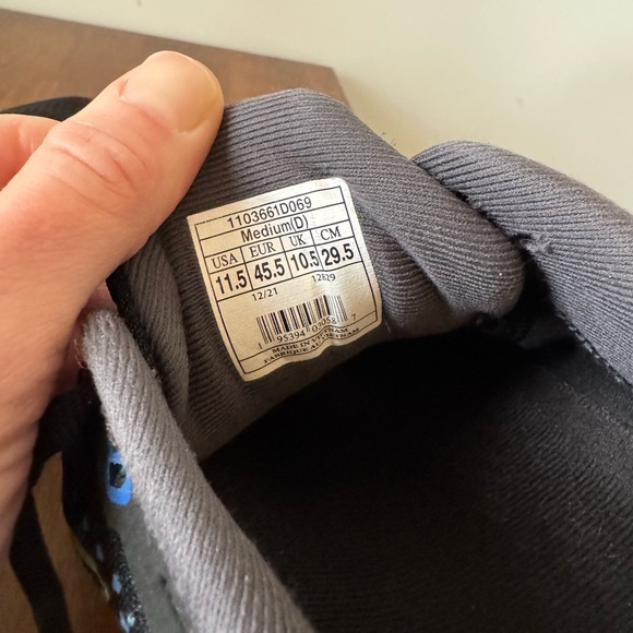 Brooks Adrenaline GTS 22 Black and Blue Running Shoes - Picture 10 of 13